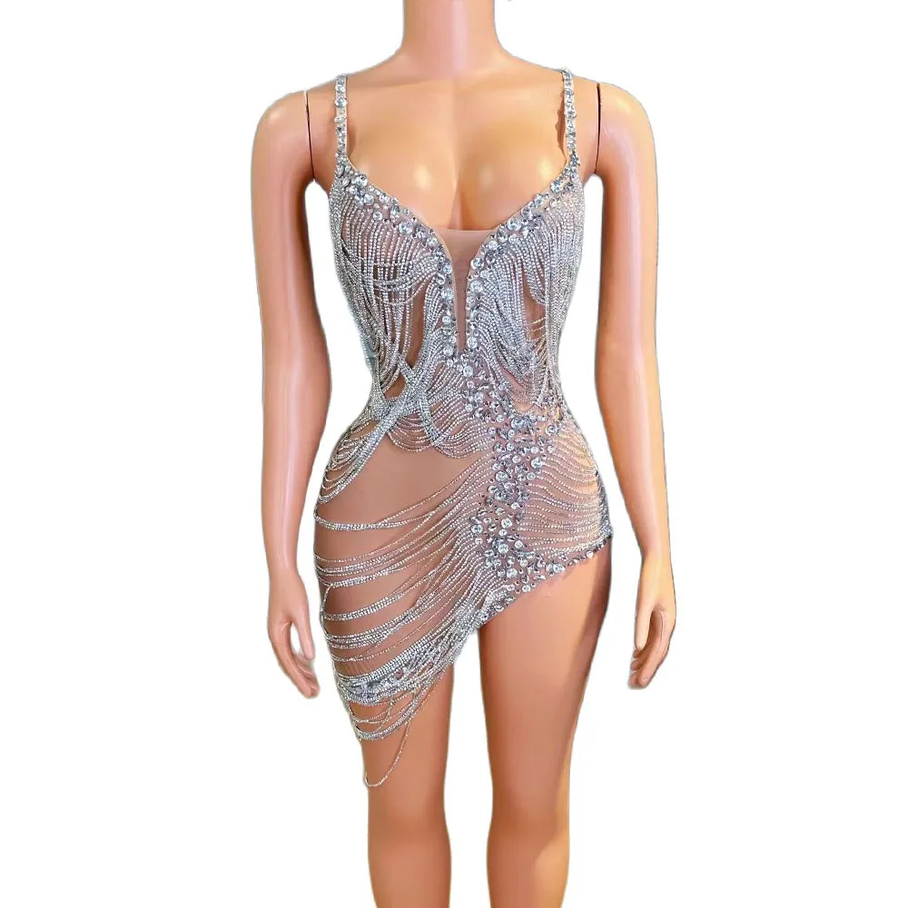 반짝 이는 라인 석 체인 V 넥 Bodycon 여름 짧은 드레스 섹시한 메쉬 투명 생일 저녁 축하 드레스 무대 착용