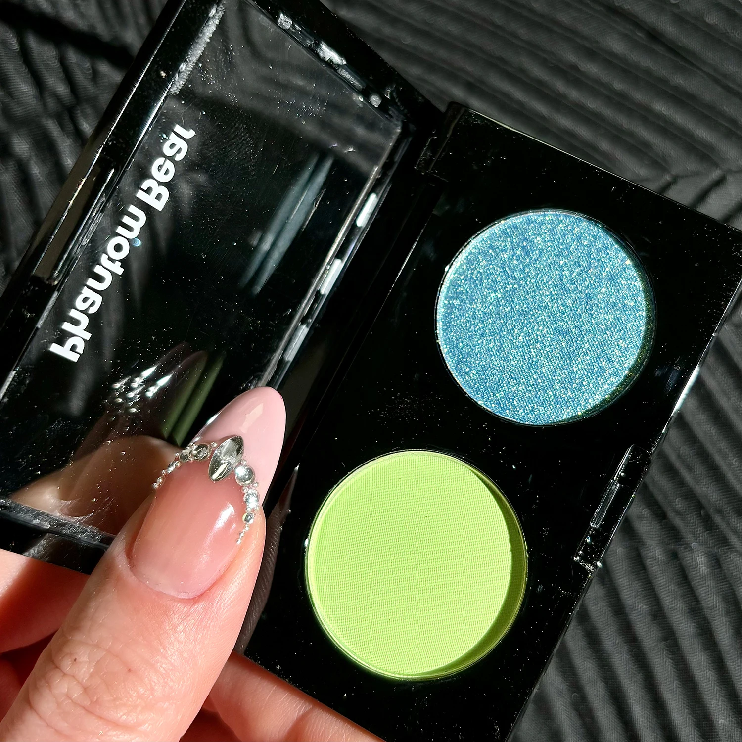 Zweifarbige Lake Blue Lidschatten-Palette, mattbraun, goldfarben, metallischer Glitzer, erhellt die Augen, Pigment-Make-up-Kosmetik