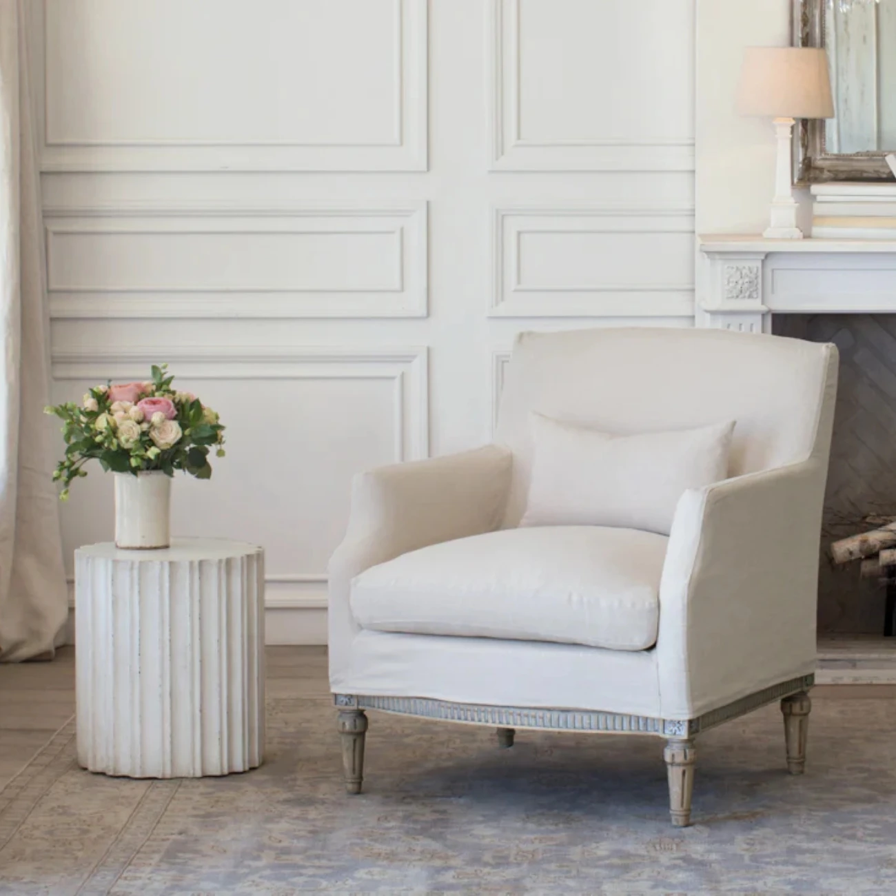 ^French Country Slipcovered ArmchaiLinen Upholstered Accent Chair with Wooden LegsDistressed Wood Frame Armchair with Slipcover