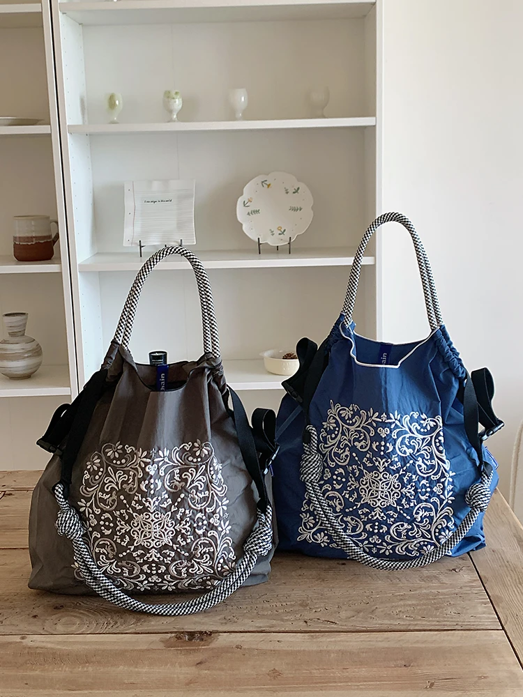 Nouveaux sacs pour femmes, sacs à bandoulière pour femmes de la série Tenghua brodés de style japonais, sacs fourre-tout de grande capacité, sacs de banlieue, sacs de courses légers et pliables adaptés au shopping, les loisirs, les fêtes, les déplacements au travail, les cadeaux surprise