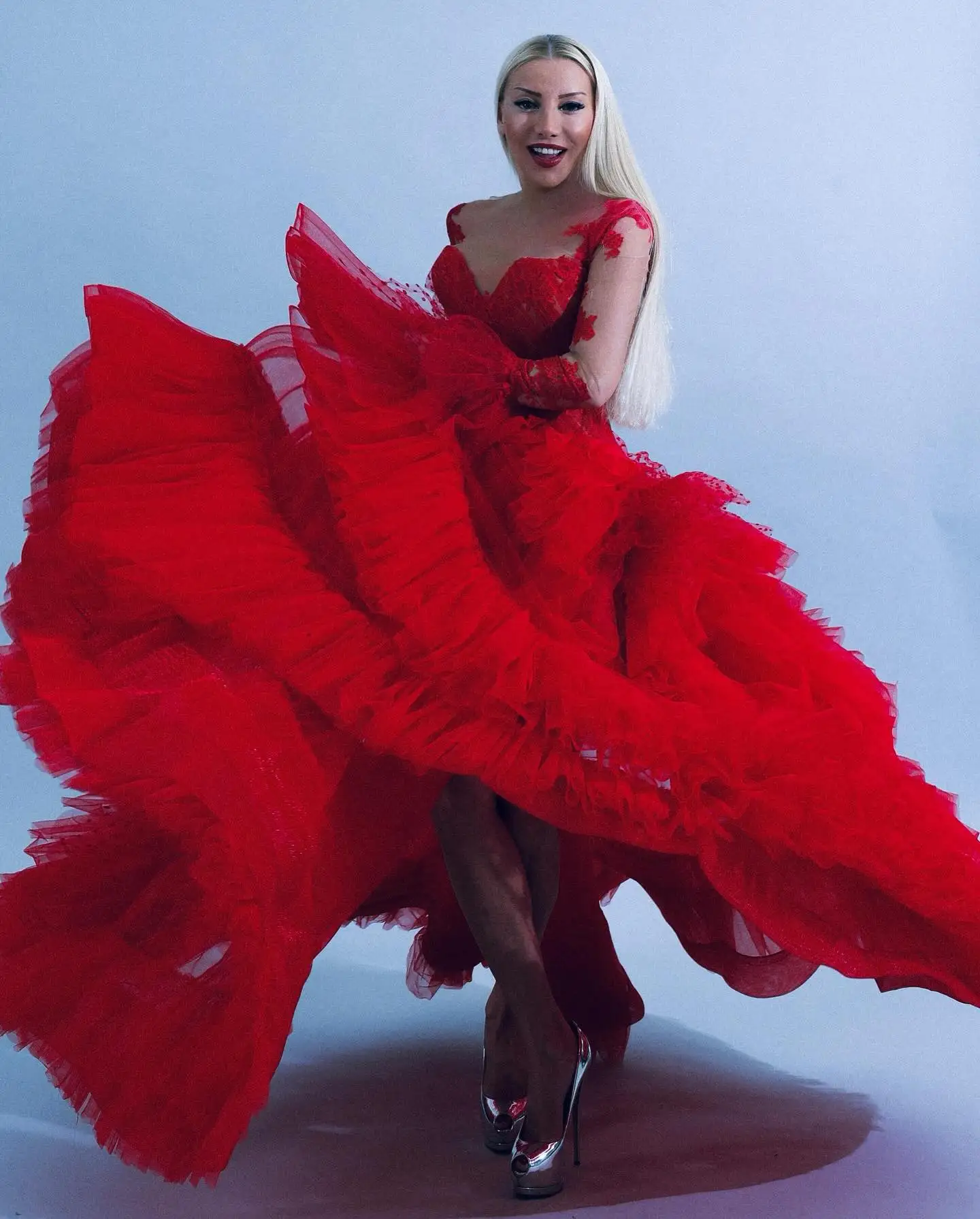 Flame Red Ruffle Bridal Shower Dress Sheer Neck Lace Long Wedding Party Dresses Bride Photoshoot Dress فساتين سهرة