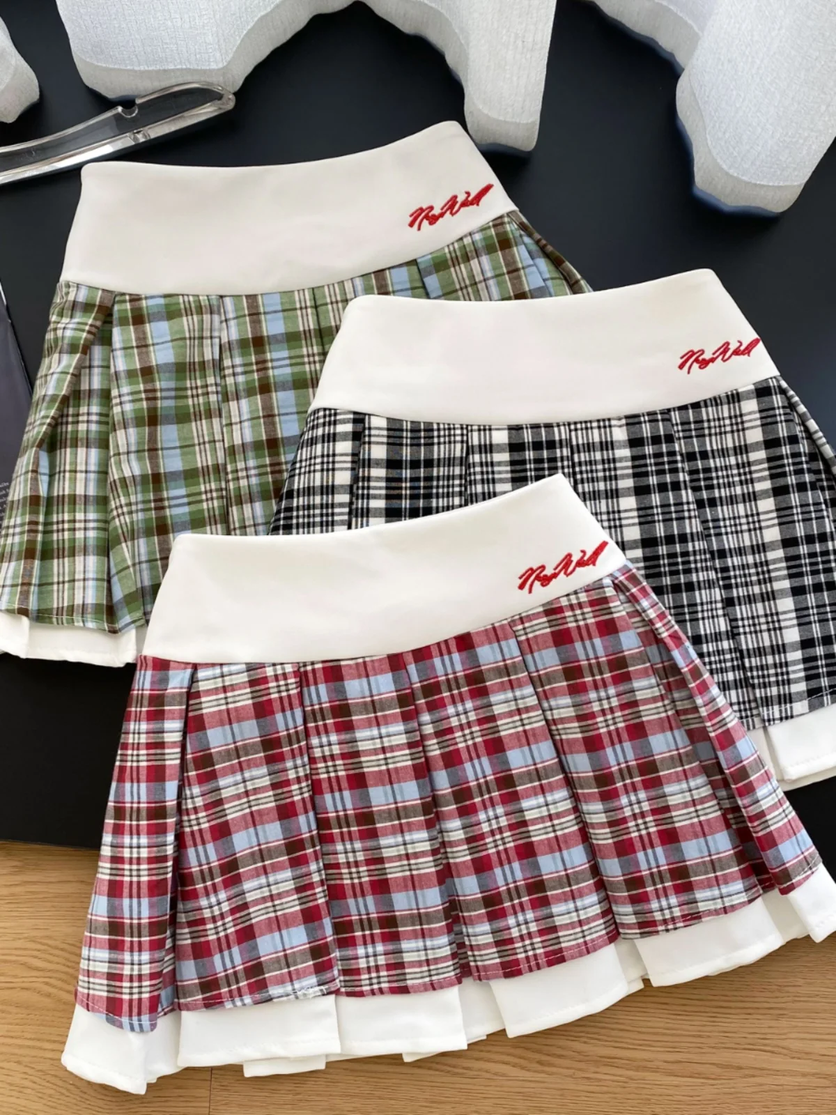 

High Waist Pleated Skirt Women's Autumn Fashion A-Line Korean Style Commute School Uniform Style Short Skirt Trendy