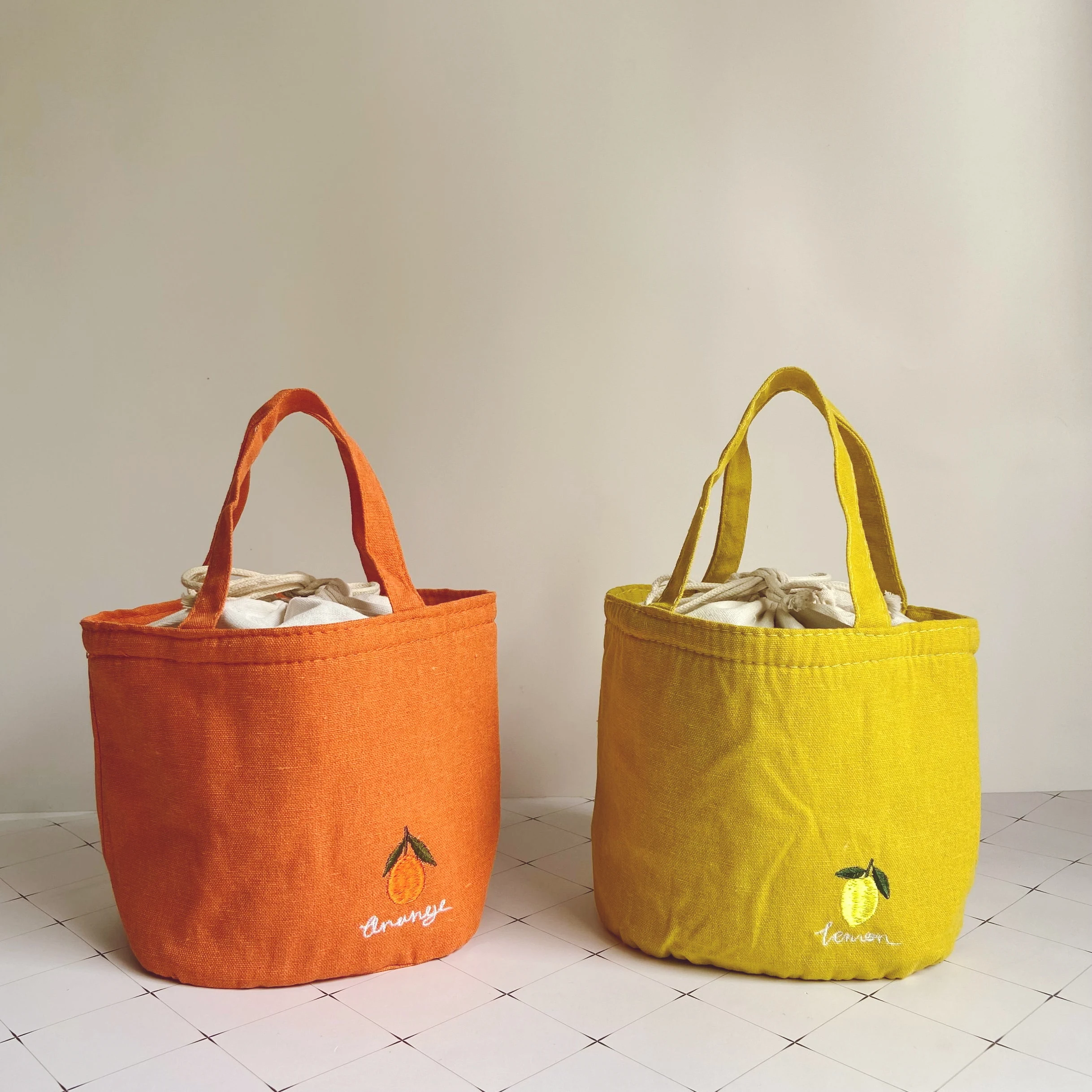 Japanese Style Drawstring Circular Insulated Bucket Lunch Box Bag Cartoon Embroidered Handbag Student Bento Bag Water Cup Bag