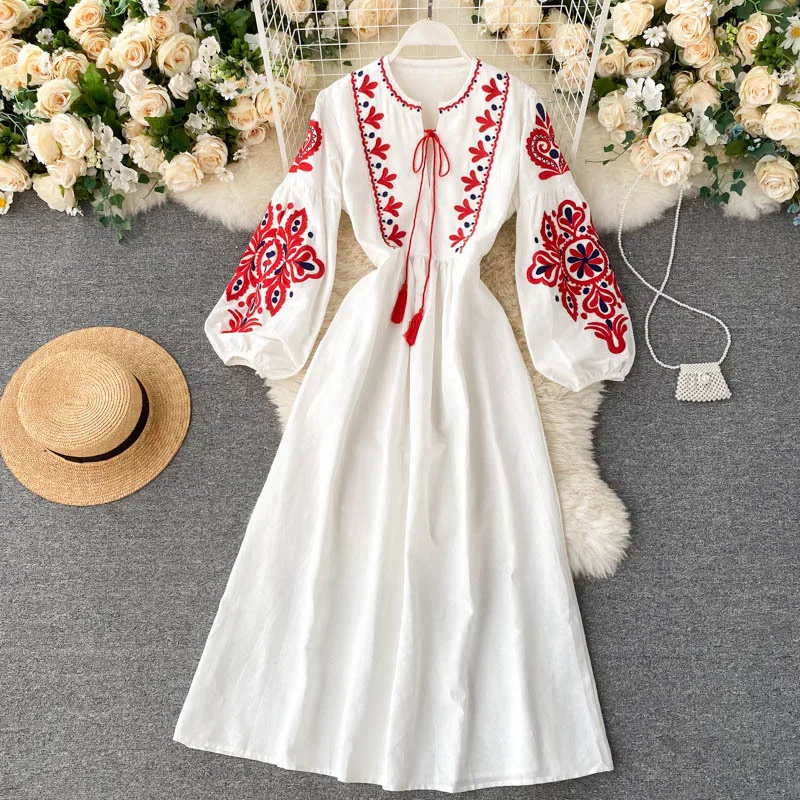 

Women Autumn Dresses Bohemian Embroidered Flower V-Neck Lantern Sleeve High Waist Pleated Dress Vintage Female Vestidos Платье