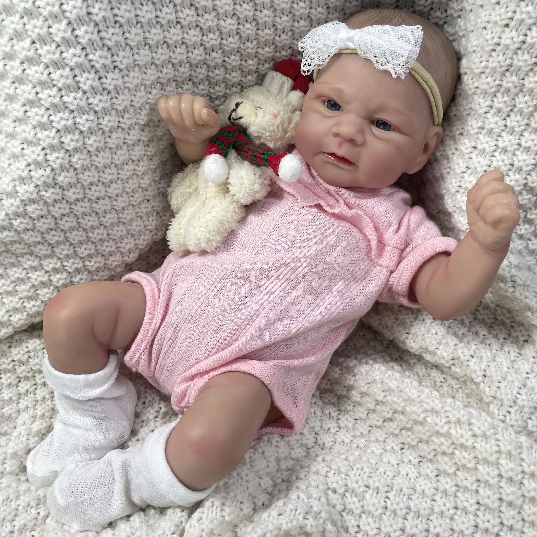 17-calowa malowana lalka Reborn Baby Doll Elijah Realistyczna lalka noworodka Ręcznie malowane włosy 3D Odcień skóry Widoczne żyły Prezent dla dziewczynek