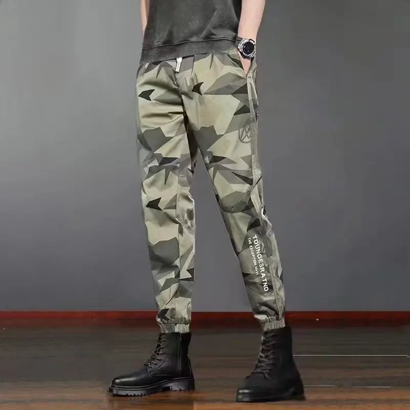 Camouflage men's casual pants are comfortable and versatile, loose and breathable, and ankle tied Harlan pants