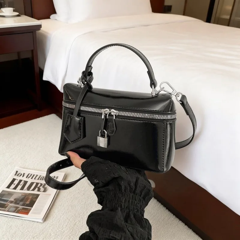 Unique Leisure Designer Diaper Bag For Women Luxury Leather Tote Elegant Crossbody Bag Stylish Fashion