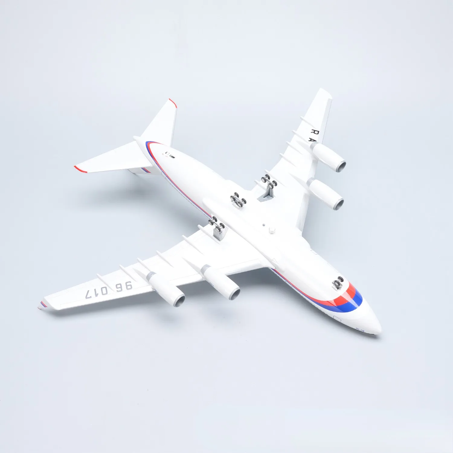 42cm 1/120 Scale Russian Air Force One Il-96 Airplane Model Kit with Stand For Adult Aviation Enthusiasts Gift or Collections Di