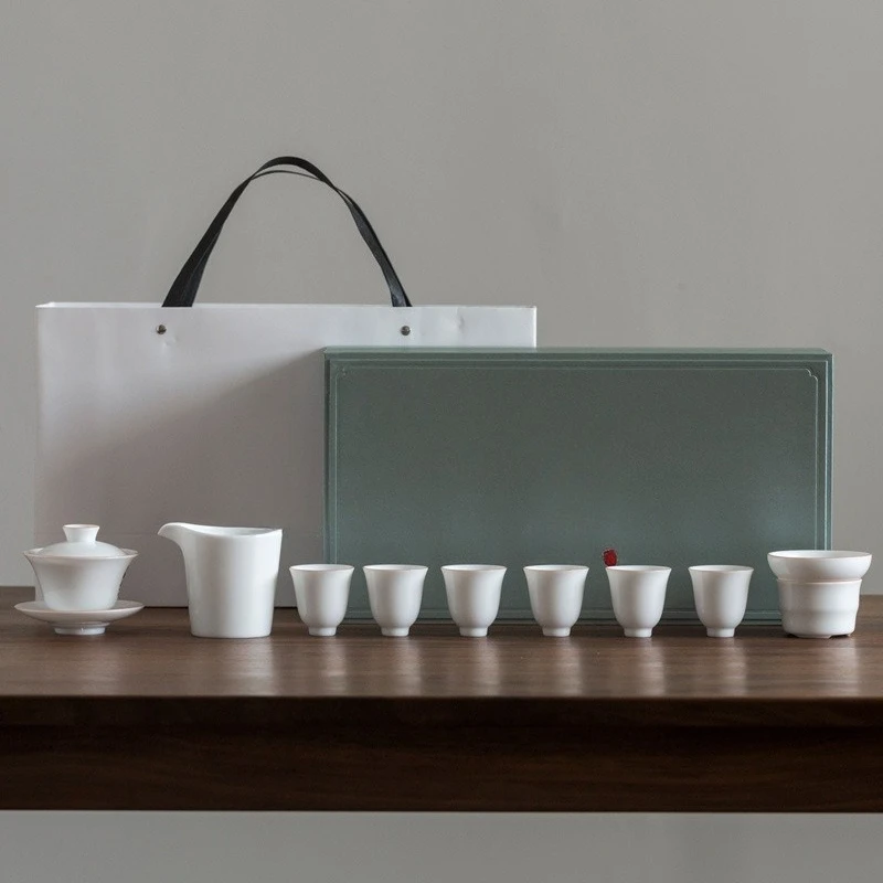 White porcelain tea set, sweet white sancai cover bowl, master cup, guest cup, complete set of gift box.