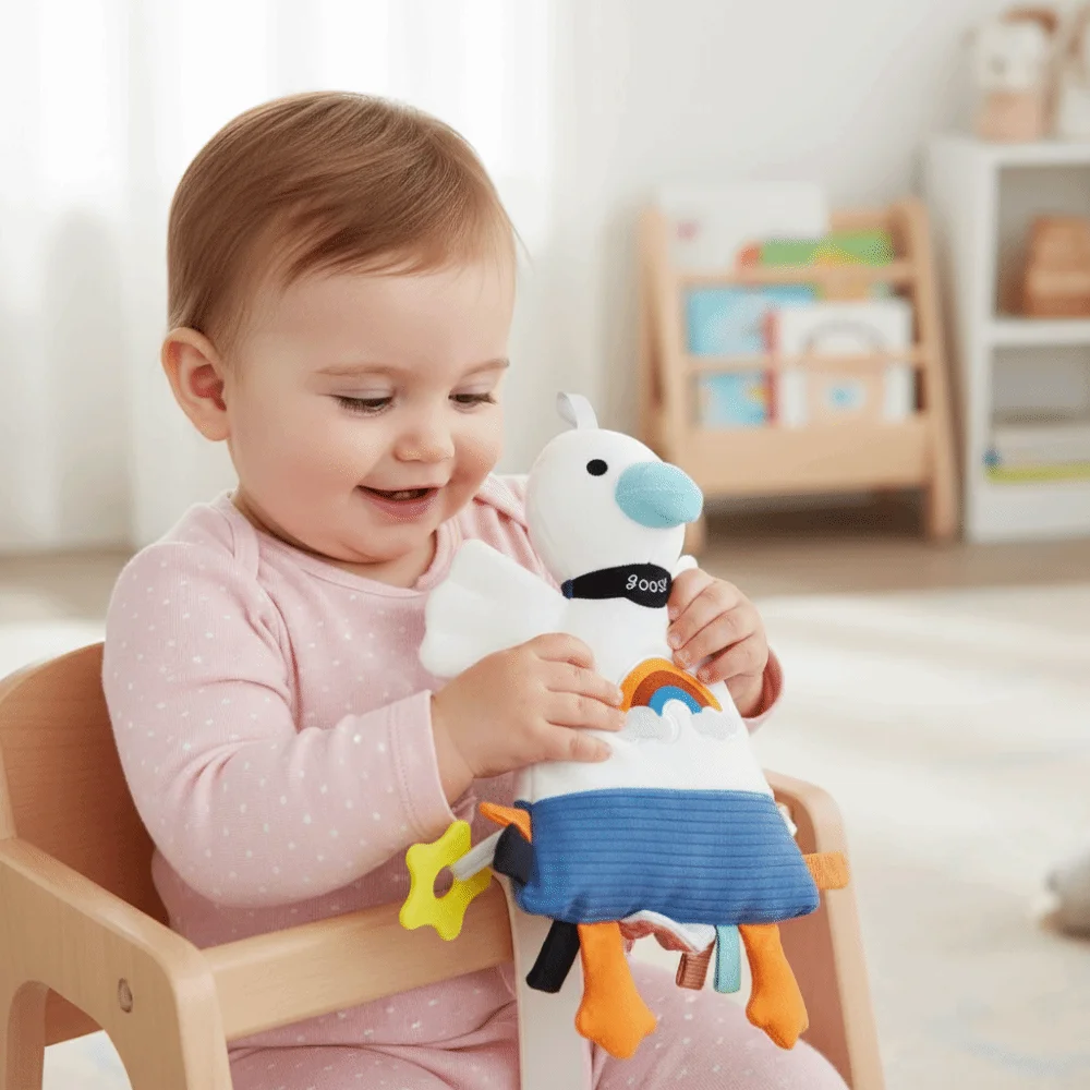 Campanilla de viento con forma de animal, de material suave, con sonido chirriante y crujiente, ideal para estimular los sentidos, adorable peluche con asa para sujetar con la mano.