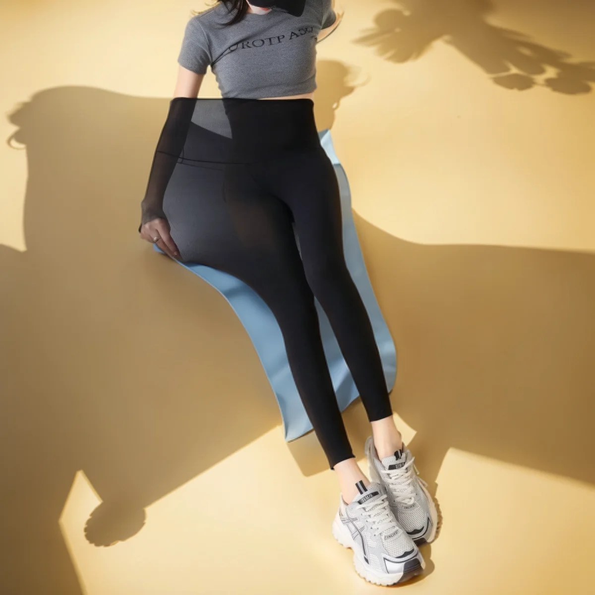 푹신한 레깅스 여성용 미끄럼 방지 플러시?? 세븐쿼터 컴피 레이디즈 샤인 디테일 매치 데코레이션 오트밀 광택 타이츠