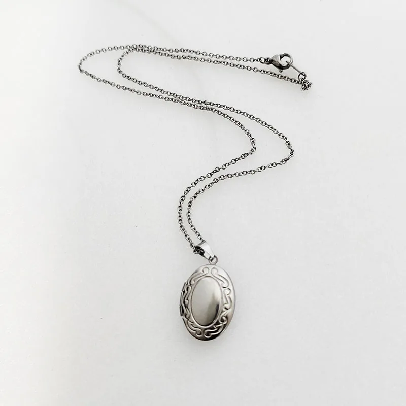 1pc Ruyi Oval As Ones Wish Stainless Steel Photo Frame Pendant Lucky Charms Locket Necklaces Women Men Fashion Memorial Jewelry