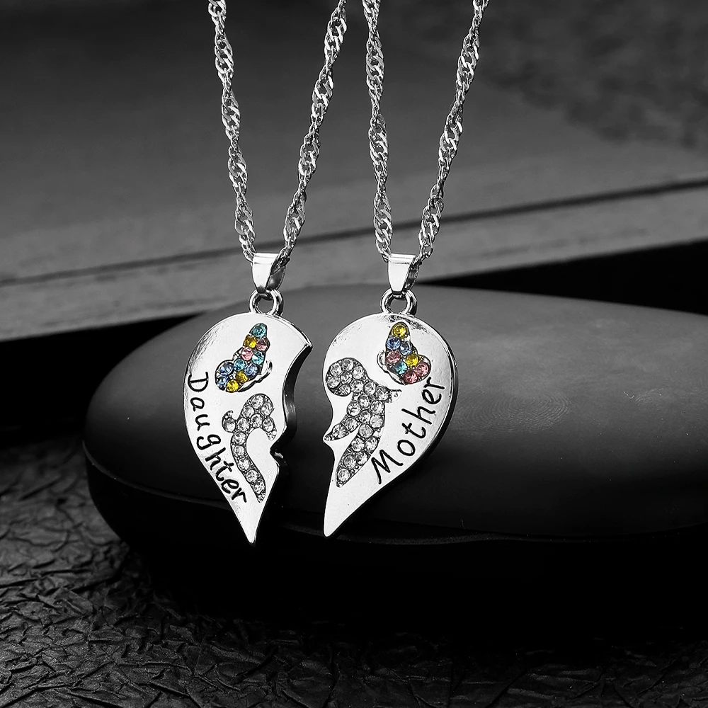 2Pcs/Set Cute Crystal Butterfly Design Broken Heart Puzzle Mom And Daughter Necklace Water Wave Chain Mother' Day Jewelry
