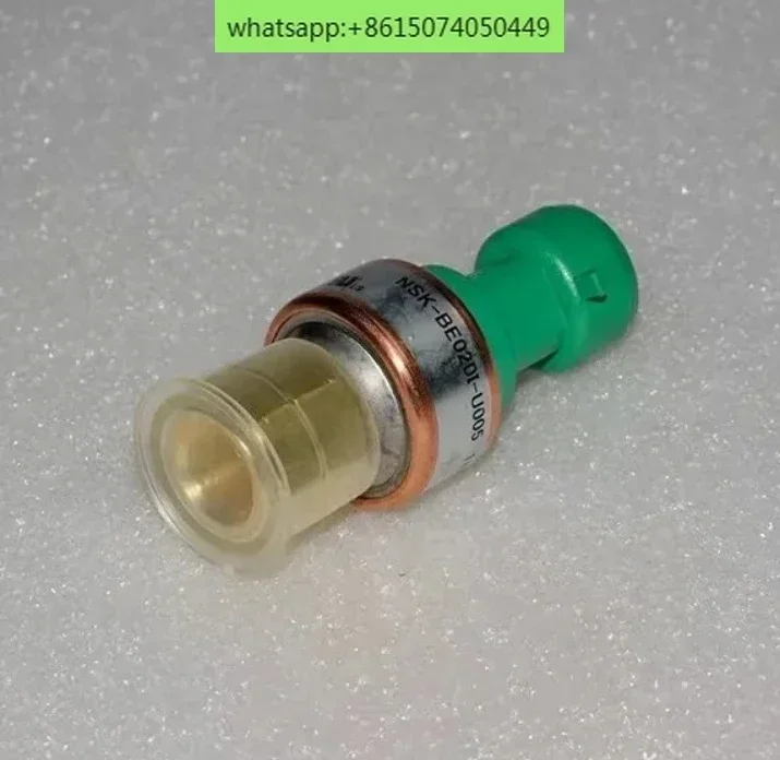 

New Carrier air cooled screw machine low pressure sensor 00PPG000002000 NSK-BE020I-U005