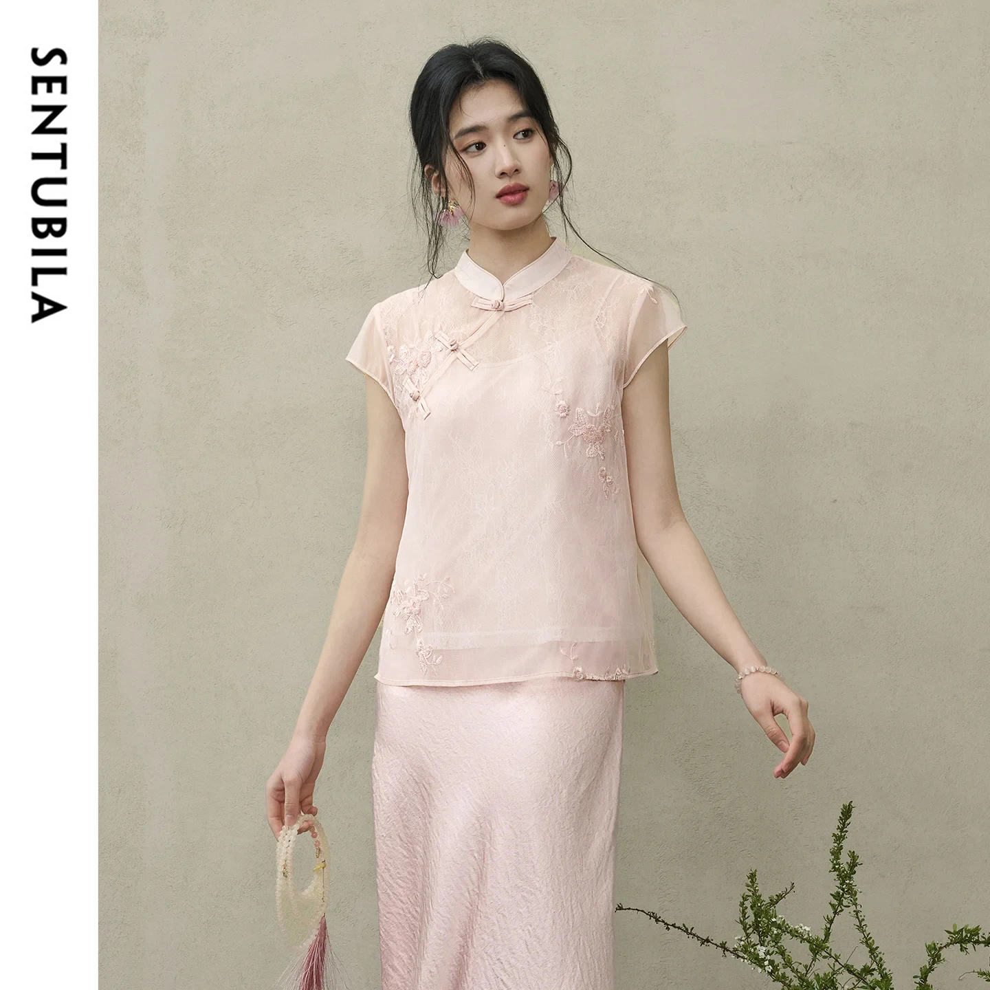 

SENTUBILA Mandarin Collar Asymmetrical Front Chiffon Blouse Fashion Floral Vine Embroidery Flutter Sleeve Loose Shirt 162VG6006