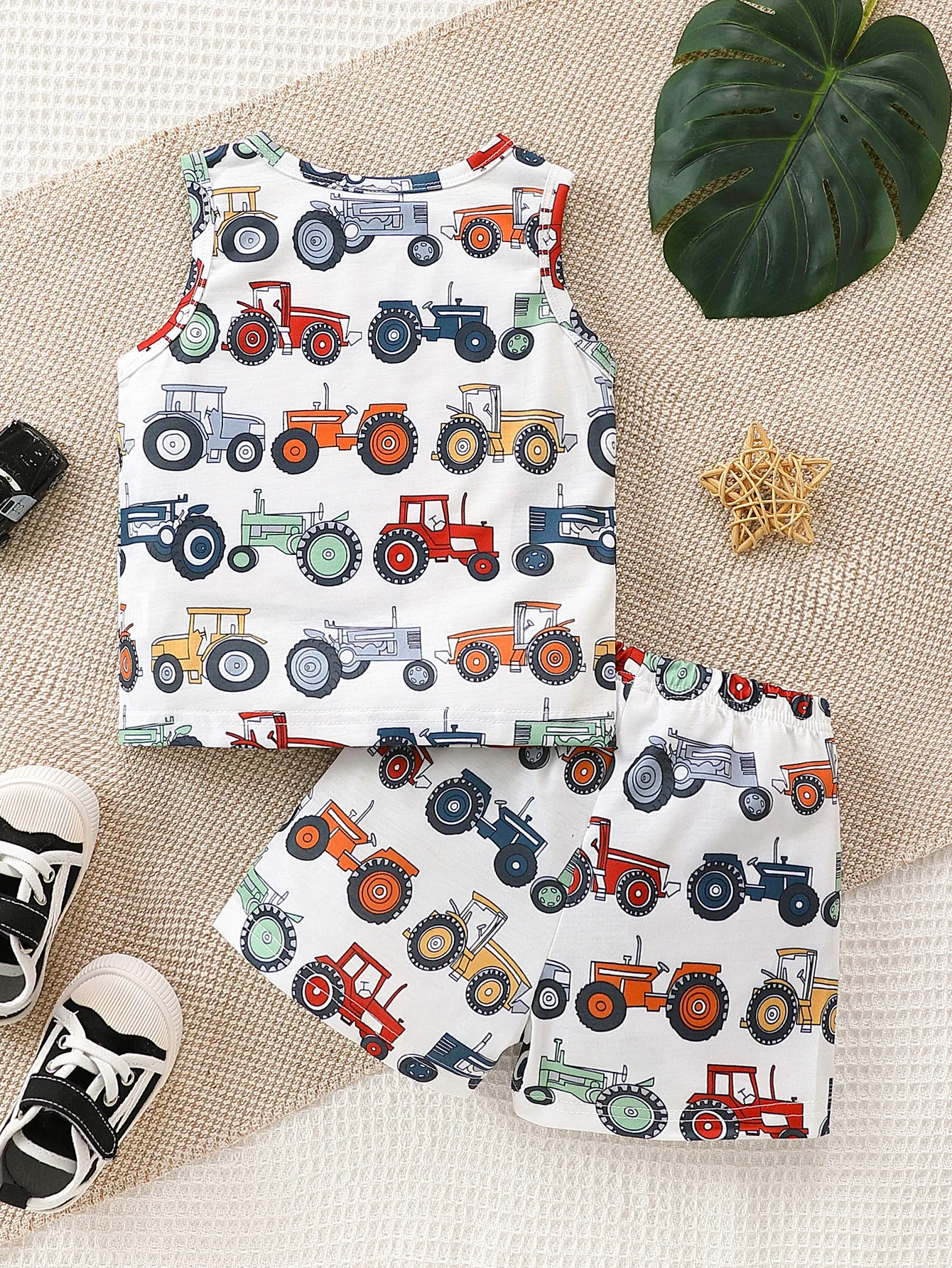 2pcs Summer Baby Boys Tractor Print Set, Cute Cartoon Sleeveless Tank Top + Shorts, Cool Casual Style, Daily/Home/Outdoor Wear,