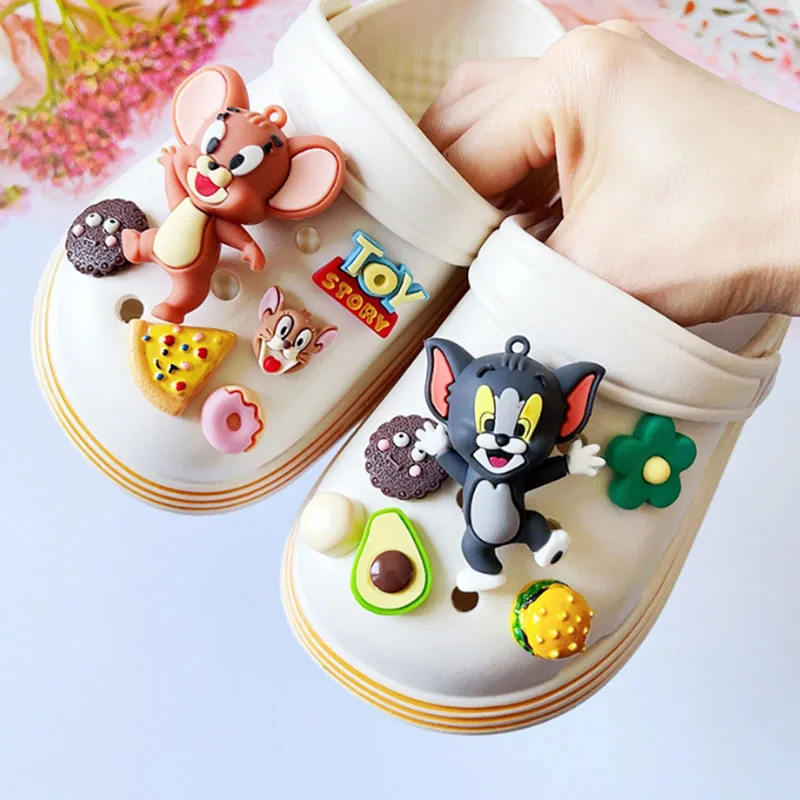 MINISO Shoe Charms Set Cute Cartoon Tom and Jerry Cat Mouse Shoe Accessorie Kuromi Penguin Frog For Teens Funny Party Gifts