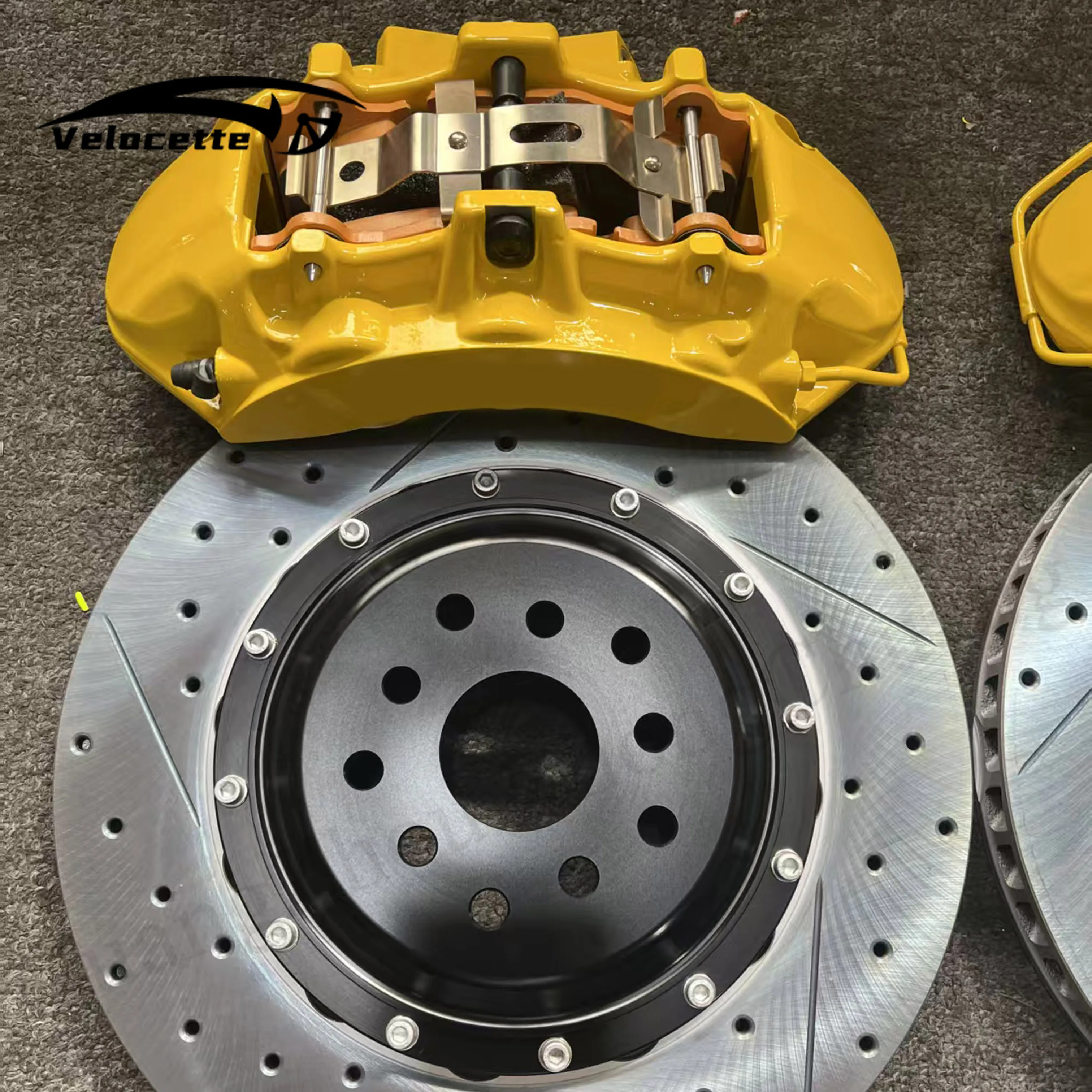 Niestandardowe żółte 6-tłoczkowe zaciski hamulcowe z niestandardowymi tarczami hamulcowymi 355 mm do Subaru WRX STI Isuzu D-Max Benz W207 E46 E92 M3 E90