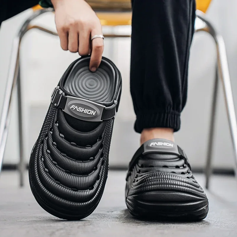 Men's EVA Clogs Slippers New Couple Models Hole Shoes Summer Women's Sandals Beach Lightweight  Waterproof Sandals Slippers Men