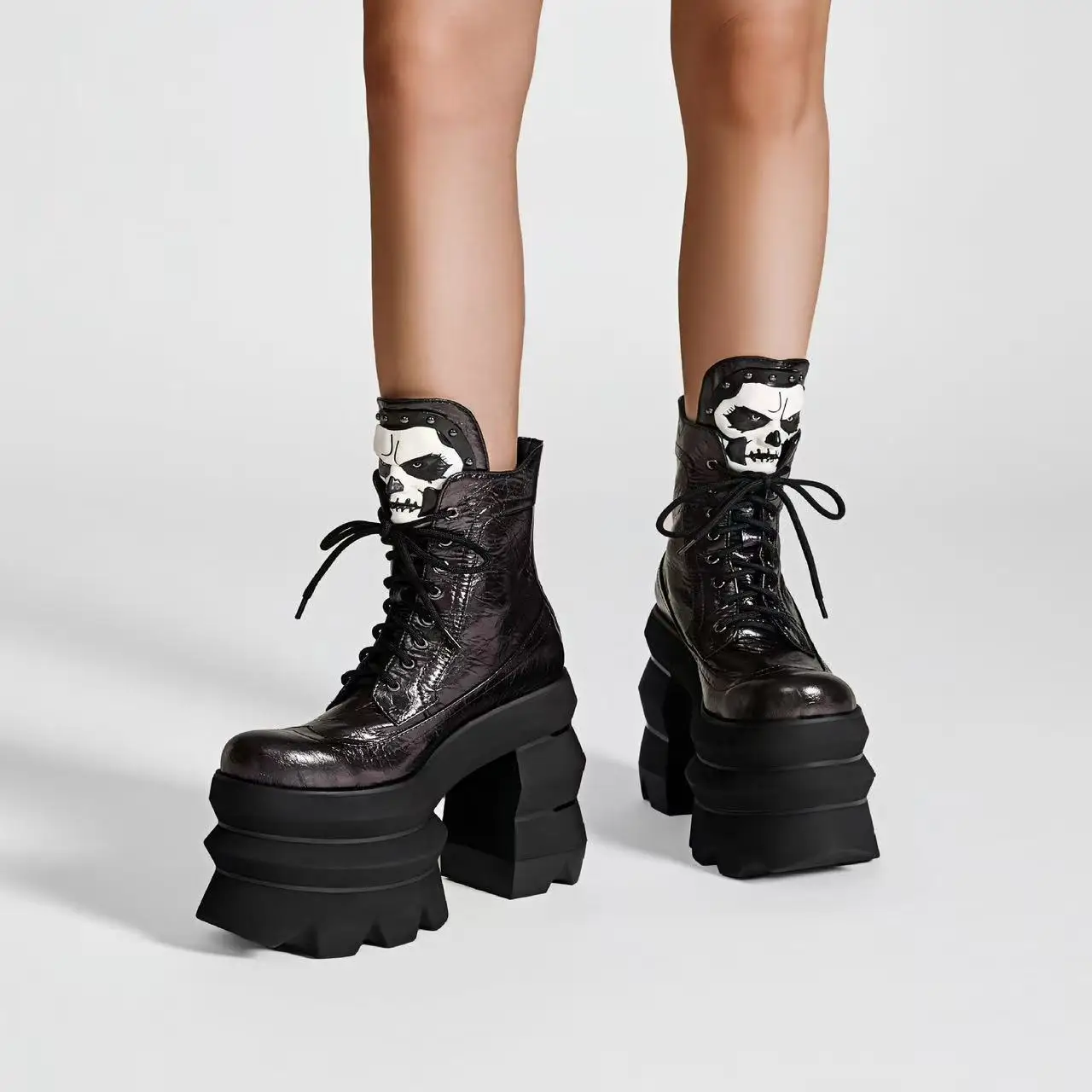 New Women Black Metallic Platform Ankle Boots Lace Up Skull Detail Chunky Heel Platform Sole Gothic Punk Street Style Boots