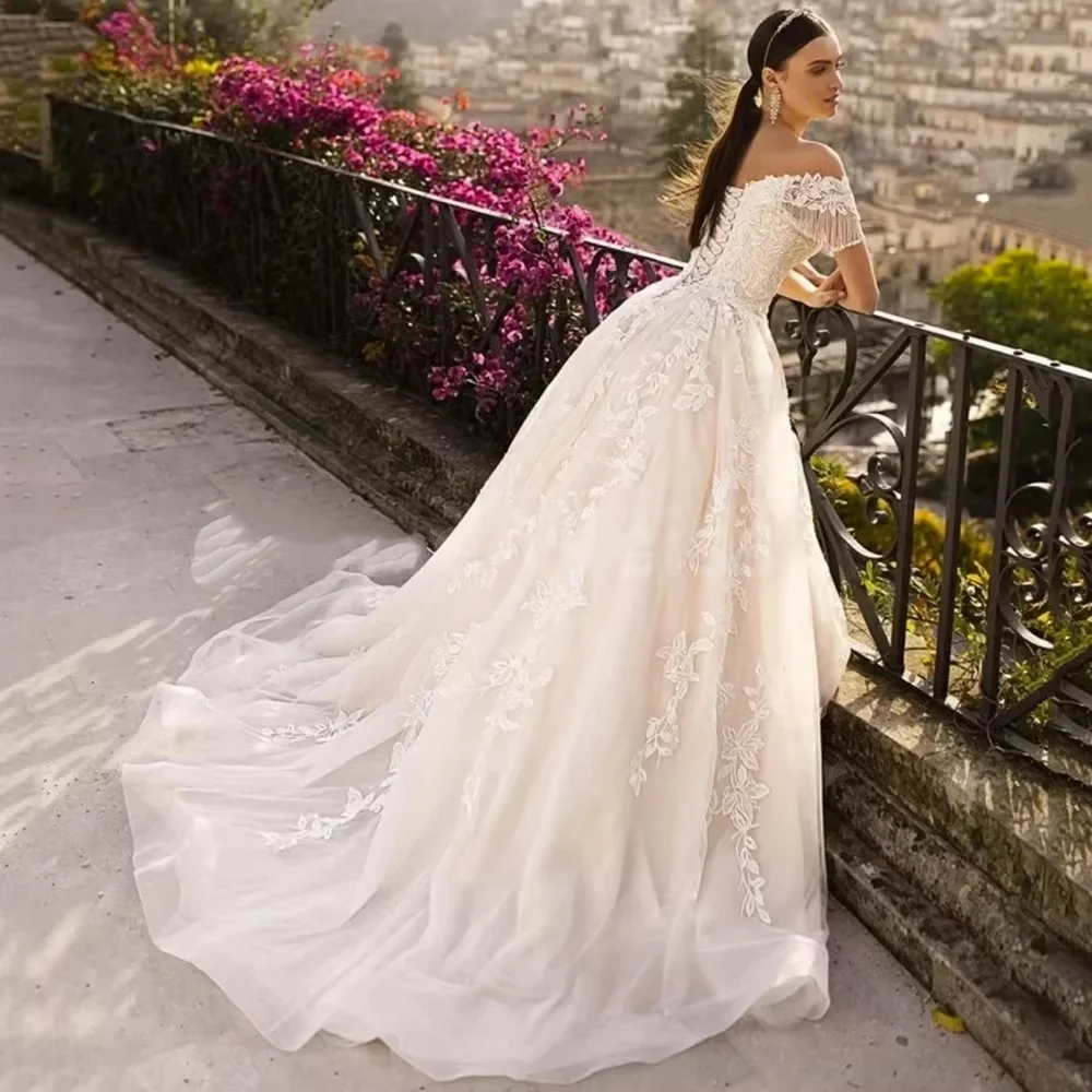 

customized Sexy Boat Neck Tassel Lace Wedding Dresses Appliques Beaded Court Train A Line Vintage Bride Gown Vestidos De Noiva