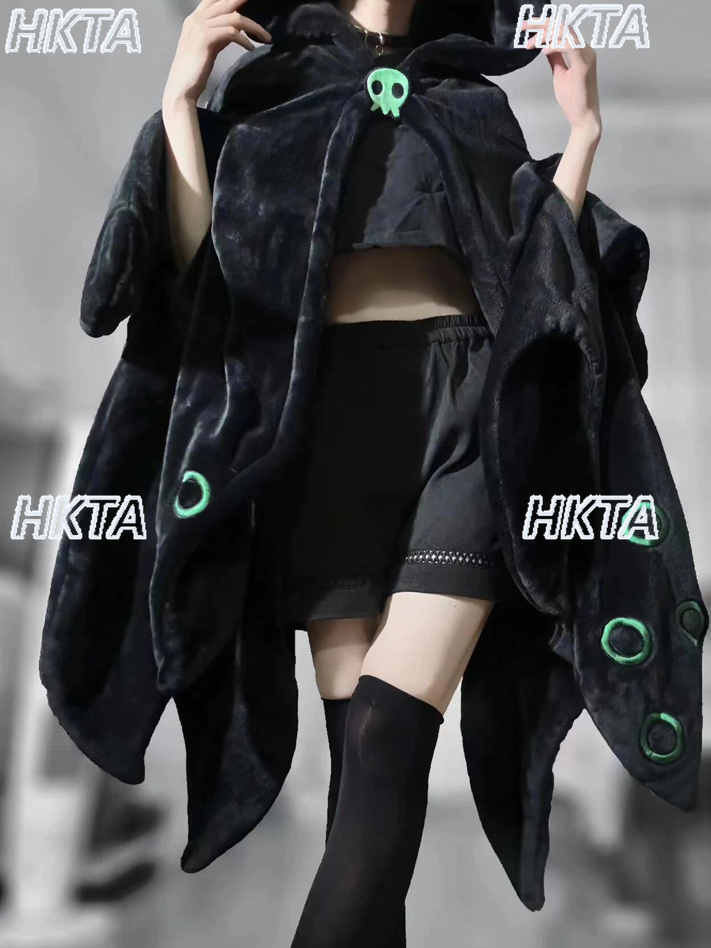 

Dark Subculture Y2k Cartoon Winter Thickened Plush Shawl Hooded Cape Jacket Loose Casual Warm Oversized Black Pajamas Coat Women