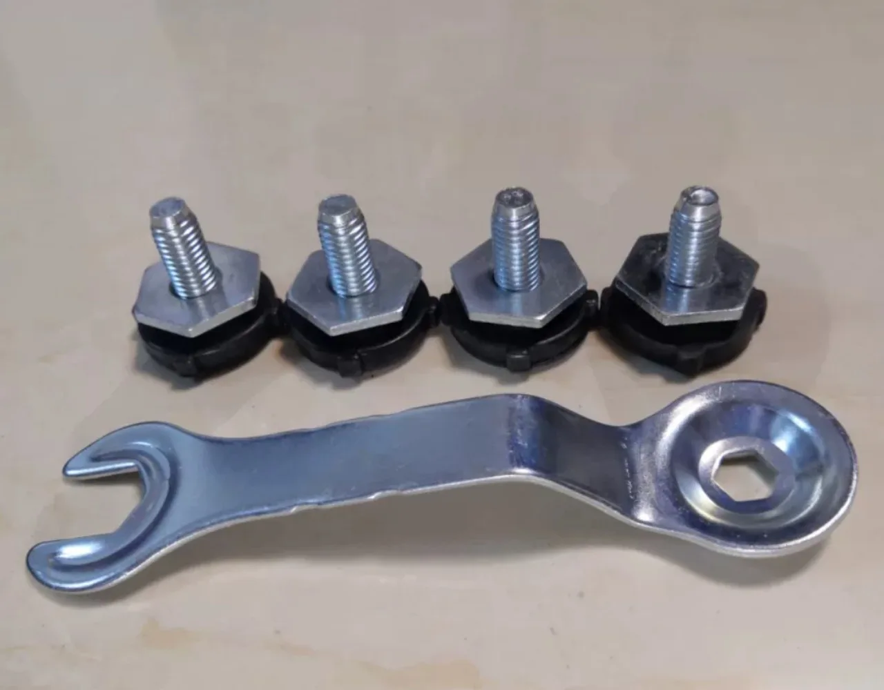 4Pcs Foot Pads & 1Pc Foot Wrench Adjustable Screw Wrench Washing Machine Parts for Samsung