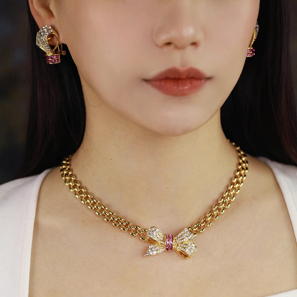 Fashionable Style Retro Elegance, Literary Temperament, Inlaid with Shiny Rhinestones, Bow Shape Necklace, Earrings, Jewelry Set