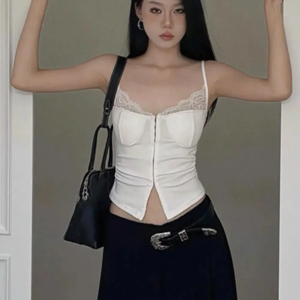 Cute Sleeveless Y2k Slim Crop Top Buckle Cartoon Women's Lace Vest Top Sweet Undershirt Camisole with Pads Girl