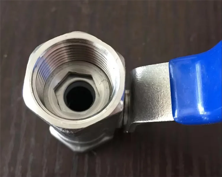 1-1/4" DN32 304 stainless one-piece internal threaded water pipe valve steel ball valve