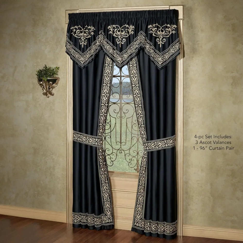 ผ้าม่านหรูหราด้วยผ้าซาตินสีดำสุดหรูและงานปักลายม้วนสีทอง ดีไซน์ที่ได้แรงบันดาลใจจากพระราชวังเพื่อความสง่างาม