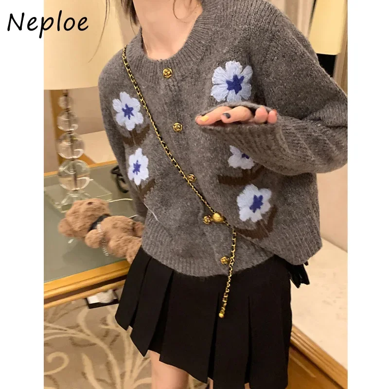 

Neploe Vintage Embroidered Flower Sweater Coats 2024 Autumn Winter Sweet Style Loose Age Reducing Soft Sticky Knitted Cardigan