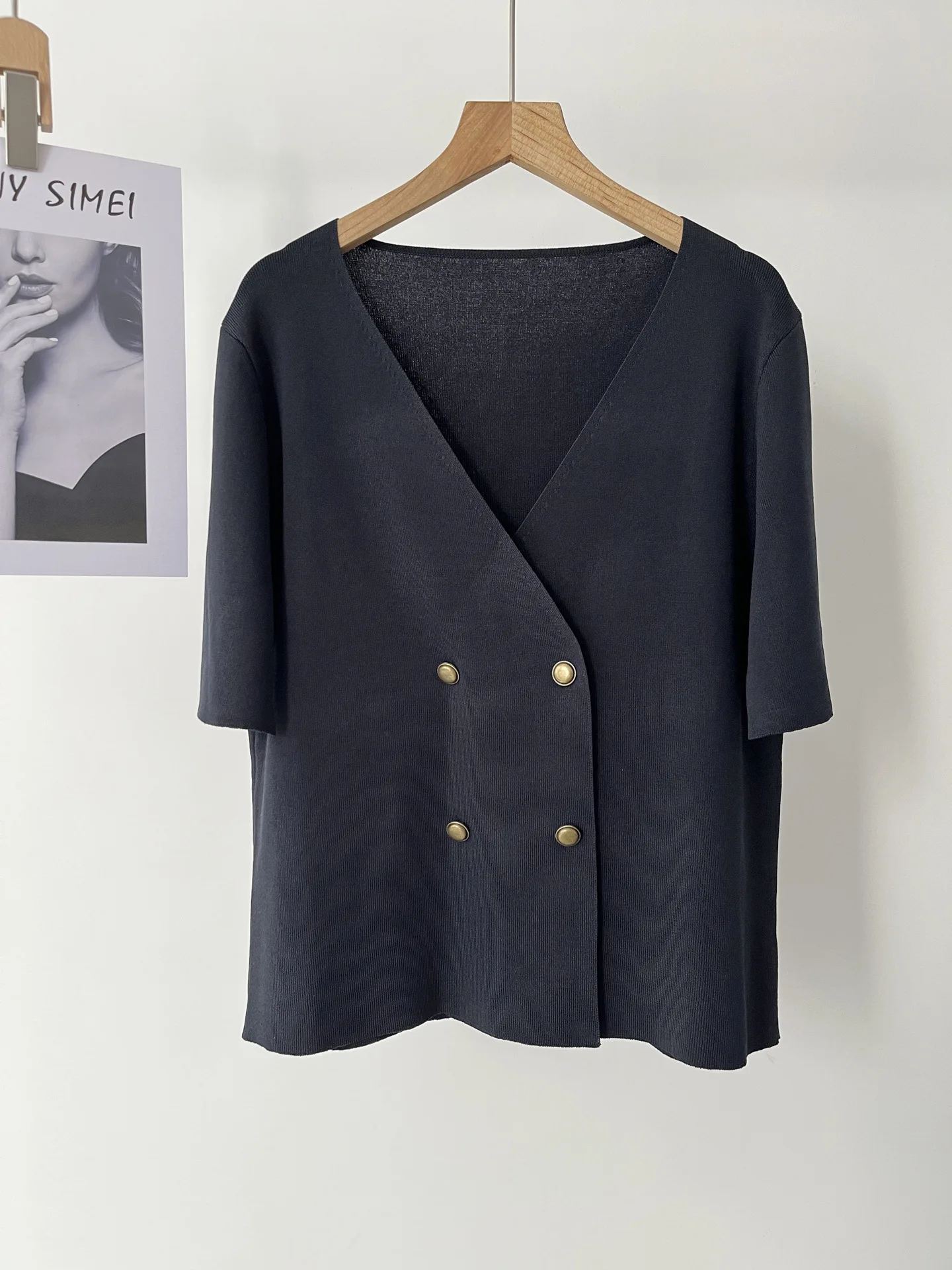 

Women's summer new small fragrant temperament commuter style V-neck navy blue short-sleeved knitted cardigan 16a-1086