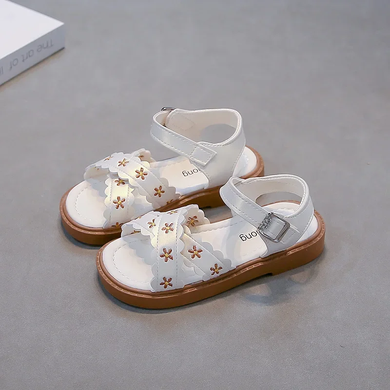 Girls Sandal Embroidery Sweet Kindergarten Kids Beach Shoes Open Toes Non-slip 2025 Summer New Children Princess Shoes Soft Sole