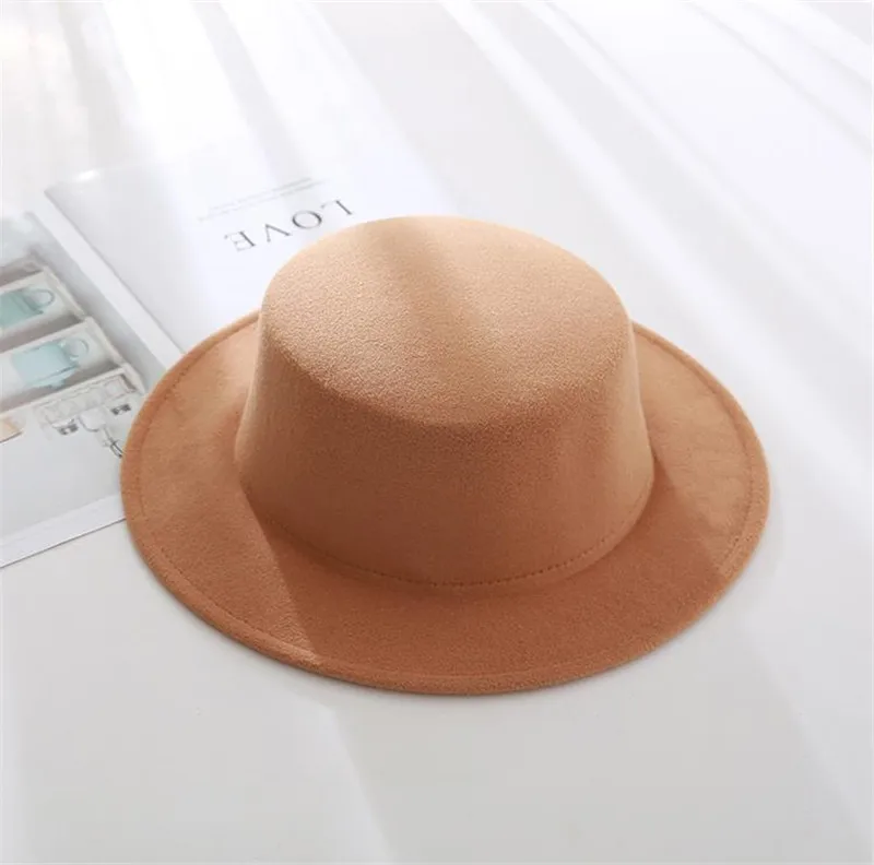 Klasyczny jednokolorowy zimowy kapelusz Fedora kobiety mężczyźni sztuczna wełna Vintage kapelusze Jazz szerokie rondo kościół kopuła Derby Top
