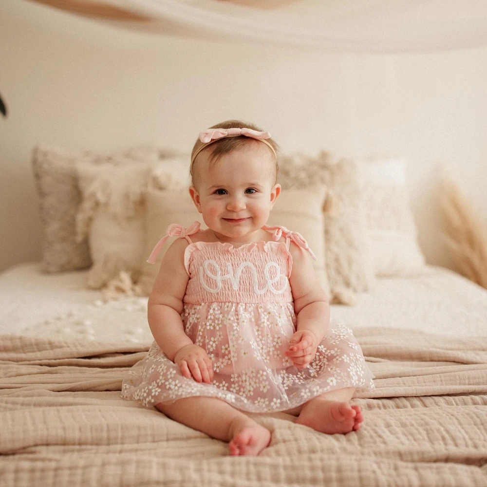vestito-rosa-floreale-ricamato-per-il-primo-compleanno-di-bambina-con-fascia-per-capelli-a-fiocco-abito-in-tulle-smock-per-servizio-fotografico