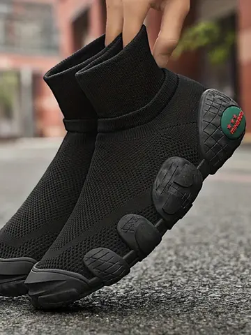 2025 New Summer Breathable Hollow Mesh Shoes, Casual Sports Shoes, Fashionable and Versatile Men's Shoes