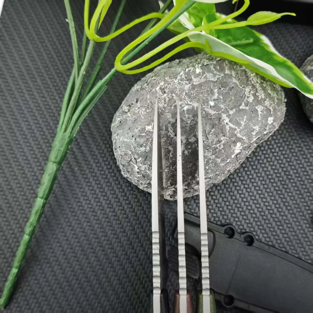 Coltello da frutta multiuso da campeggio all'aperto Quotidiano portatile EDC Piccolo coltello dritto Coltello da autodifesa tattico per caccia avventurosa nella giungla