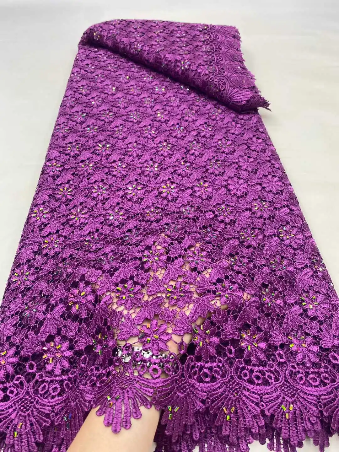 최신 나이지리아 수용성 레이스 스팽글 원단 고품질 우아한 아프리카 코드 기퓌르 레이스 원단 웨딩 드레스용 SZ1470