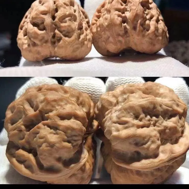 Chinese Style Lucky Fortune Attracting Golden Toad Shape Yanqing Wenwan Walnut 1 Pair 35-42mm Hand Massage Good Luck Blessing
