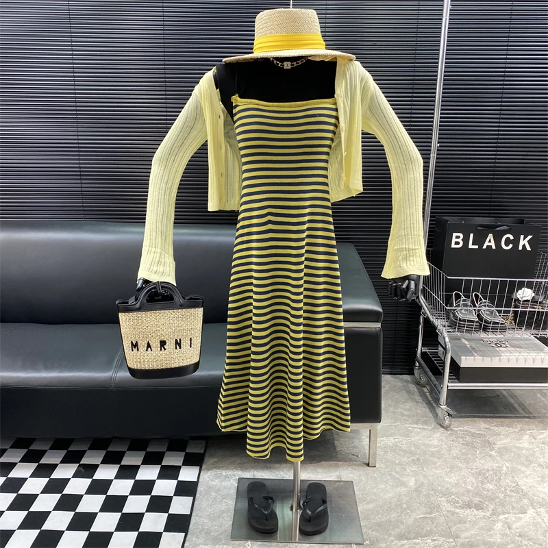 

New 2022 fashion Designer new style Self-cultivation Contrast stripe Suspender dress pinkycolor Long sleeve Sunscreen suit