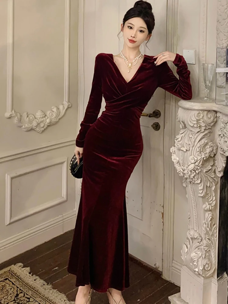 Autumn Winter Black Velvet Hepburn Luxury Long Dress Women Korean Vintage Bodycon Party Dress 2025 New Elegant Internation Dress