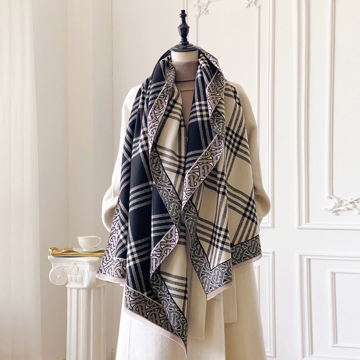 Nueva marca elegante bufanda con estampado de rayas suave y cálido chal Pashmina con flecos Otoño e Invierno manta a prueba de frío al aire libre