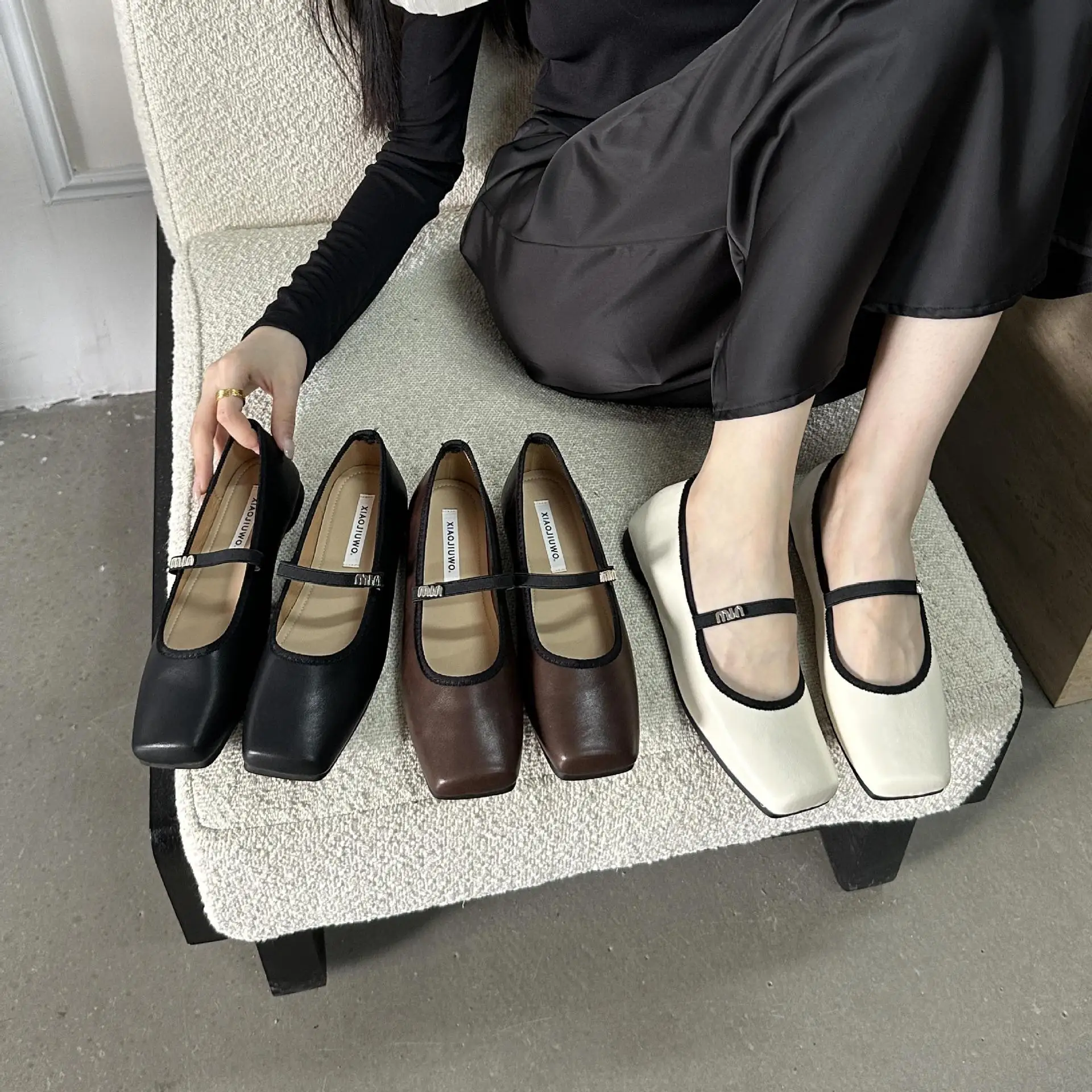 

Женские повседневные кроссовки в Корейском стиле, универсальные черные туфли на плоской подошве с открытым носком и квадратным носком, Осень-зима 2024