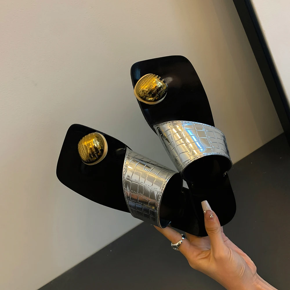 Shoes Woman 2025 Rubber Flip Flops Rivet Square Toe Slippers Flat Lady Hawaiian Girl Summer Scandals Slides Rome Shoes Rivet Wom