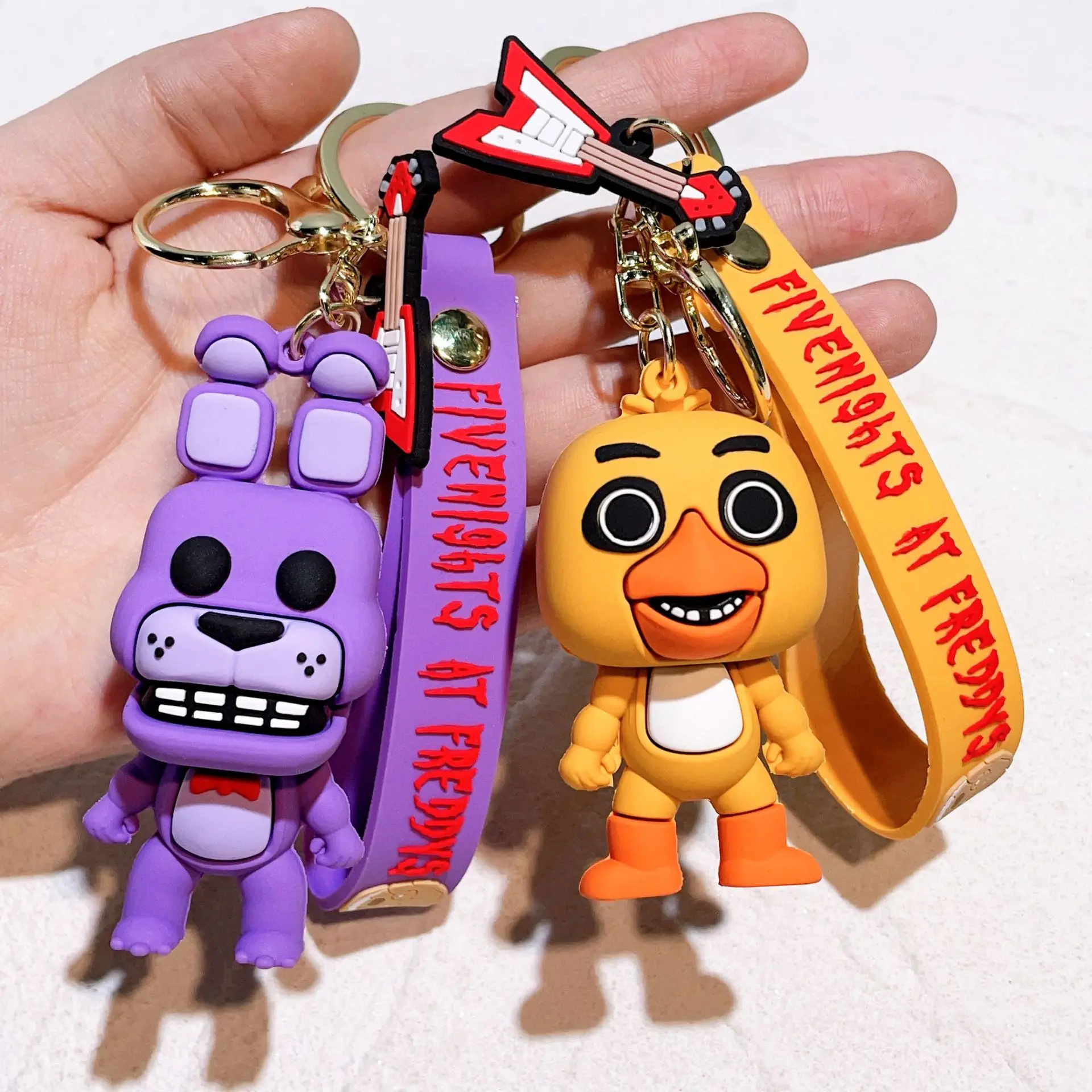 Fnaf jogo chaveiros anime figuras de ação chaveiros cinco noite no fredys boneca chaveiros do carro pingente encantos acessórios