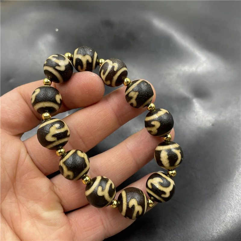 

14mm vintage old bead bracelet with hook agate beads