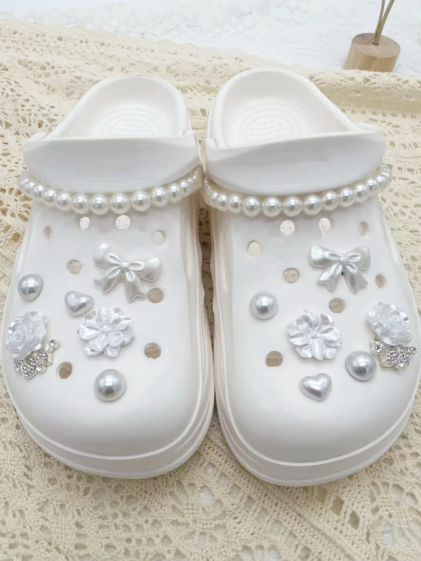 14 pieces of white casual ABS pearl chains, rose, flower, ABS pearl, heart, bow shoe buckle DIY decorations, multi-functional sh