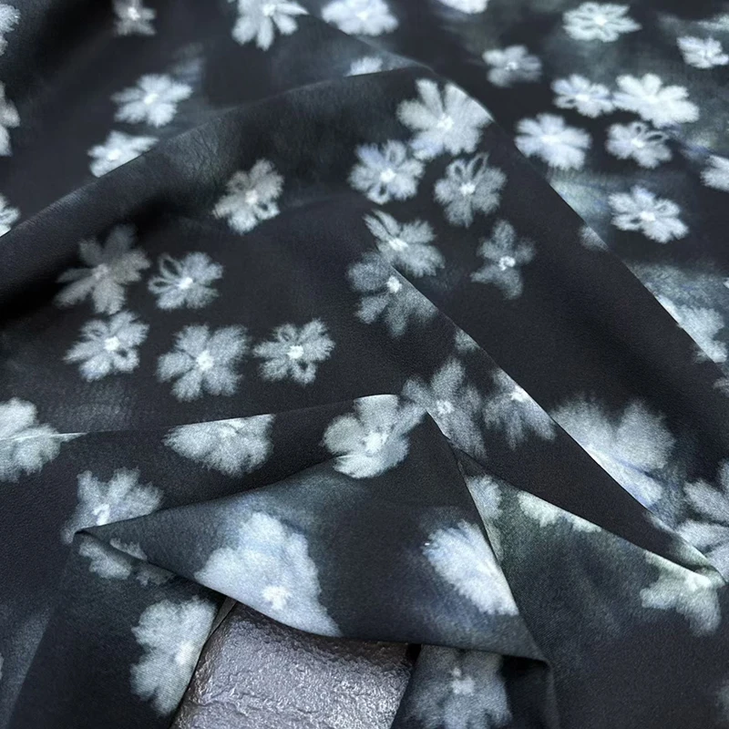 White Floral Printed 18MM Blue Silk Crepe de Chine Fabric for Summer Dress Pants Four-season Pajamas DIY Sewing Material R7124