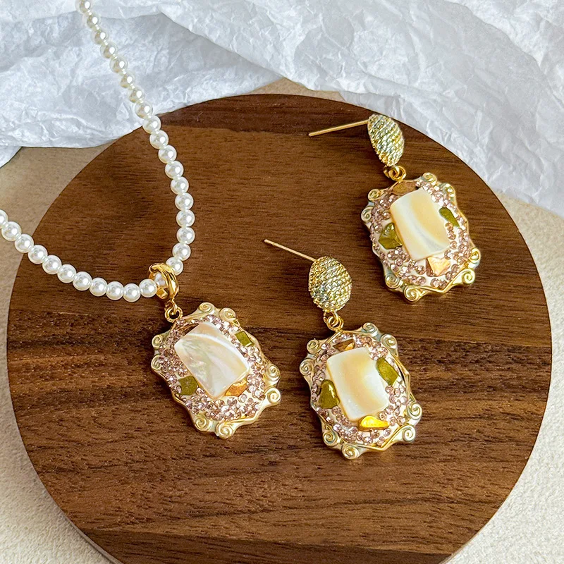 

French high-end sugar cube magic mirror abalone pearl clavicle necklace elegant temperament 18k real gold jewelry set for women